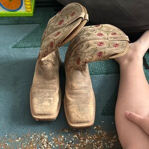 Woman’s twisted x steel toe boots